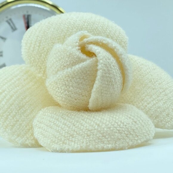 Authentic Chanel Cosage Camellia cloth white cremey ladies brooch 3 1/8" GS172 - Picture 7 of 8